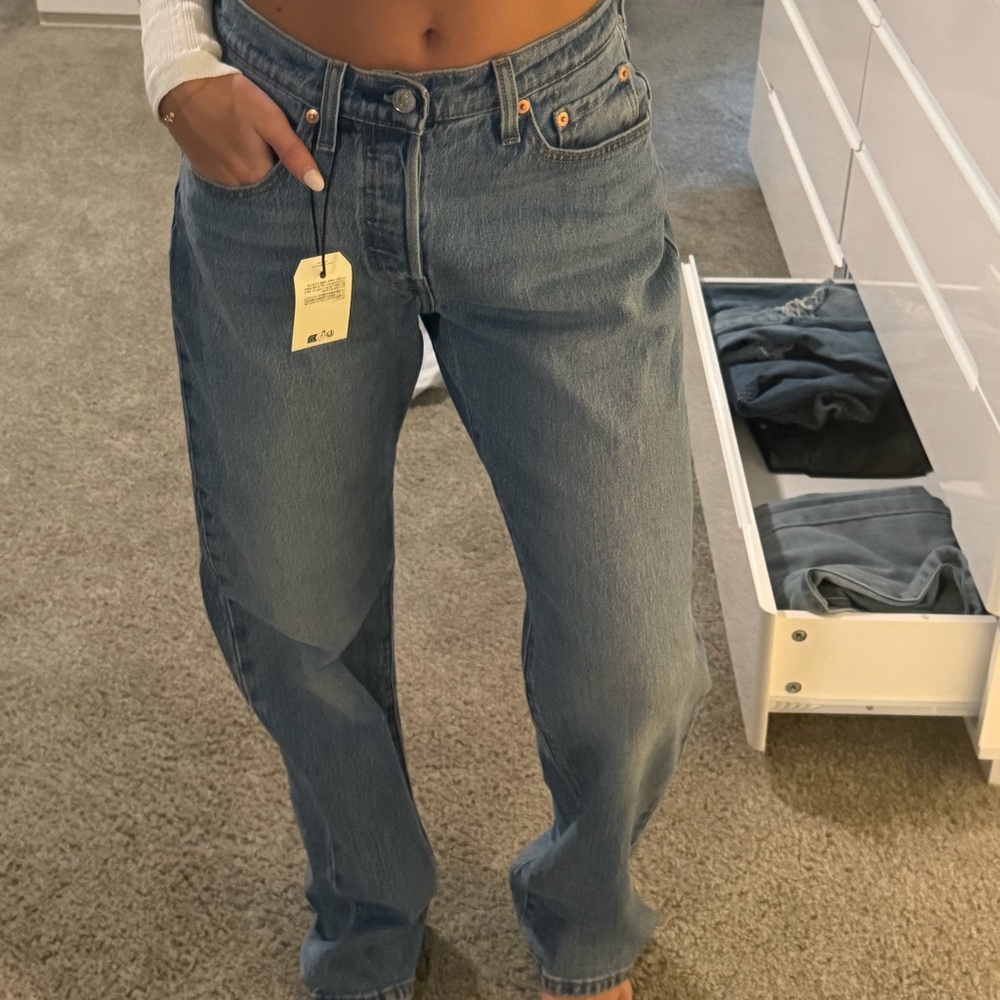 Women's Straight Leg Blue Jeans
NWT